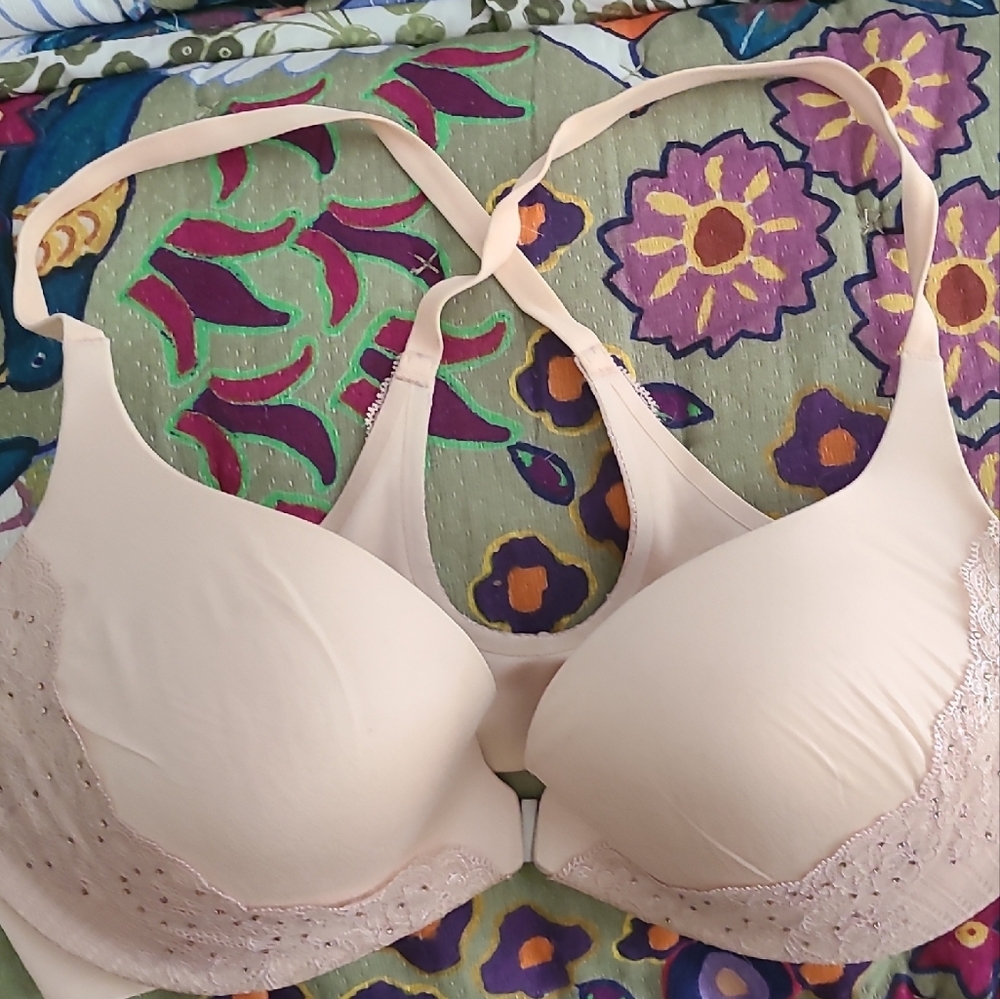 Victoria's Secret Cream Lace Bra Intimates